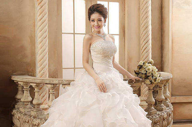 婚纱店出租婚纱礼服一天多少钱？