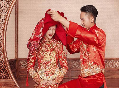 结婚婚礼秀禾服什么时候穿？